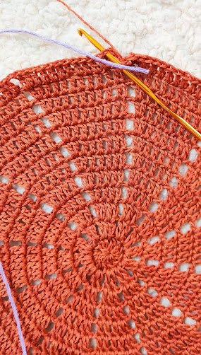 alfombra de ganchillo en forma de molinete