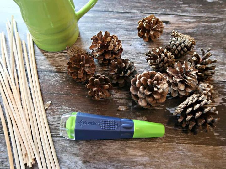 how to make quick and easy pine cone picks