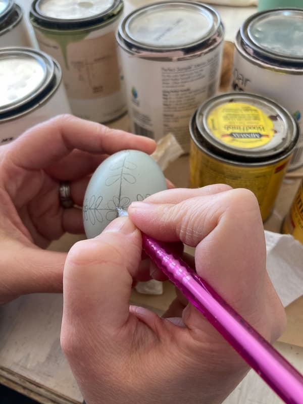 ovos de madeira de artesanato diy ovos de madeira manchados pintados e esculpidos