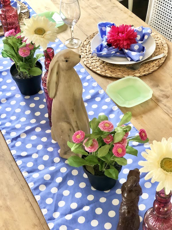 easter table using flower folded napkins