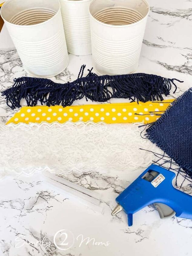 how to make a pretty graduation party centerpiece