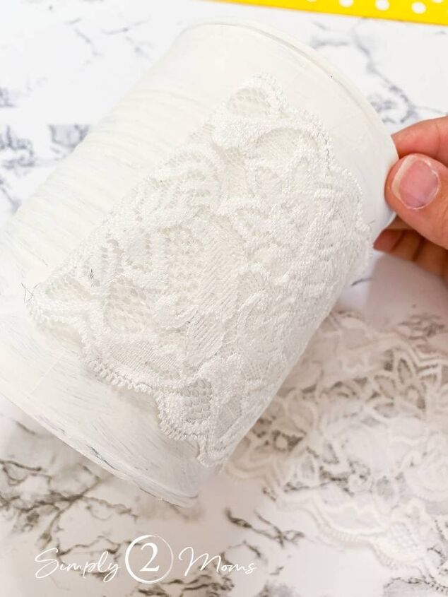 how to make a pretty graduation party centerpiece