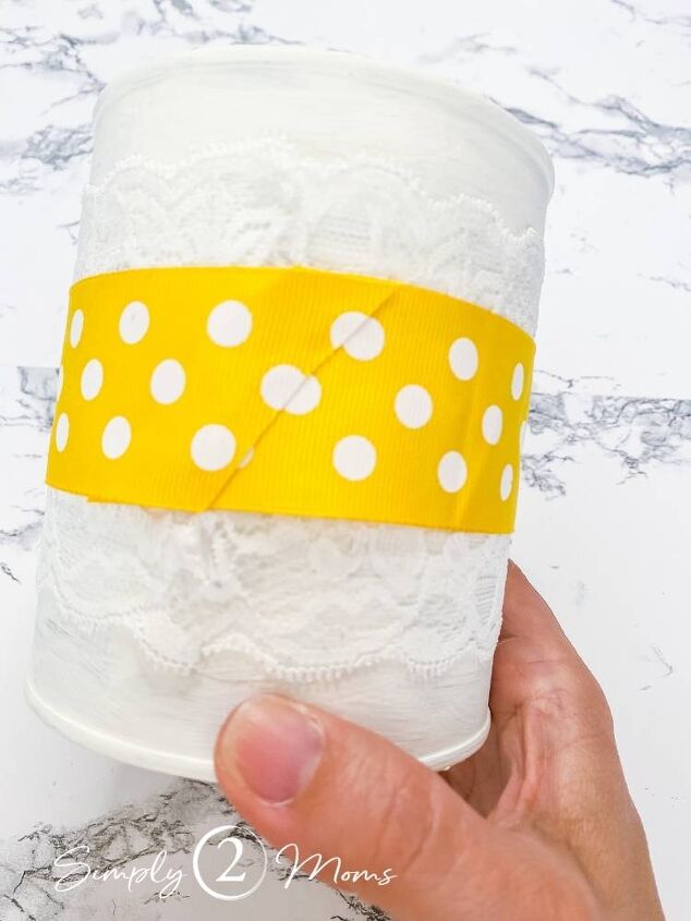 how to make a pretty graduation party centerpiece