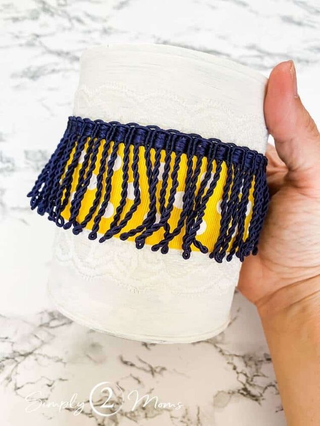 how to make a pretty graduation party centerpiece