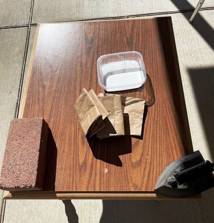 como usei sacos de papel pardo para cobrir uma mesa laminada
