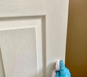 https://cdn-fastly.hometalk.com/media/2022/02/28/8234604/easy-and-effective-way-to-clean-baseboards-and-doors.jpg?size=720x845&nocrop=1