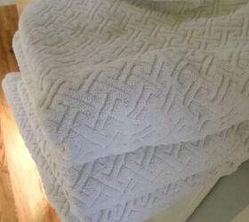how to whiten laundry without bleach, stack of three textured white towels