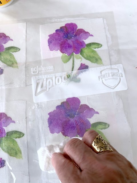 servilletas de flores de decoupage en 3d sobre vidrio
