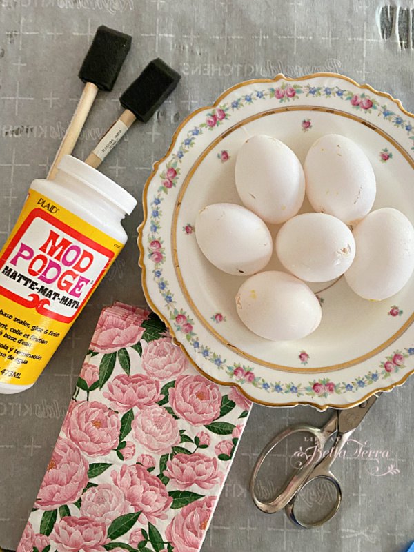 how to make decoupage easter eggs, Materials for making decoupage eggs
