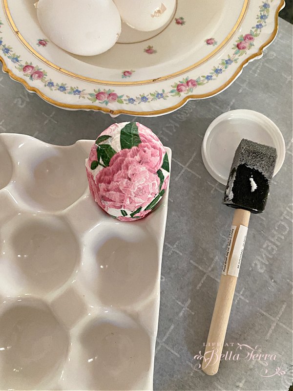 how to make decoupage easter eggs, Let egg dry