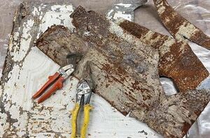 How she used a rusty ceiling tin in her decor (so sweet!)