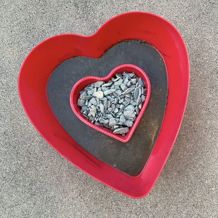 diy concrete heart planter