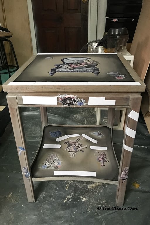 mesa lateral pintada com giz