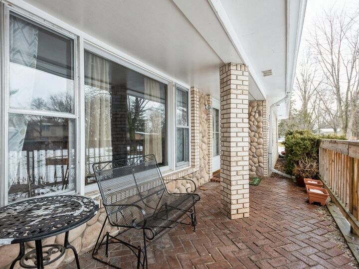 how can i update my brick porch and diagonal column