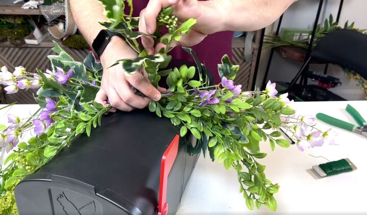 how to decorate a mailbox