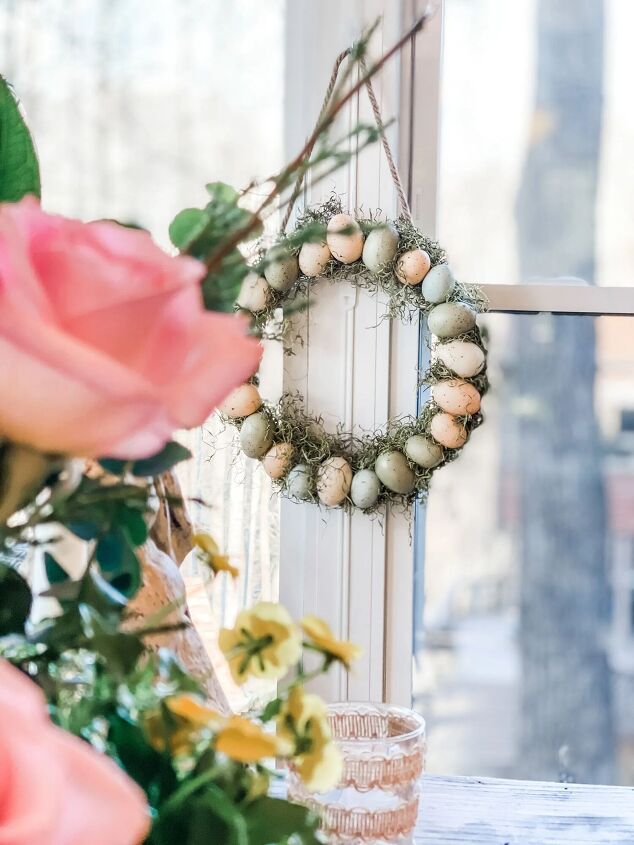 easiest easter egg wreath, A PRETTY BACKDROP FOR THE TABLE