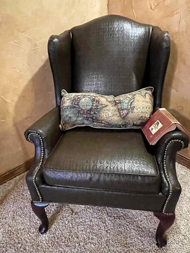 How to Paint Upholstered Armchair to look like Leather
