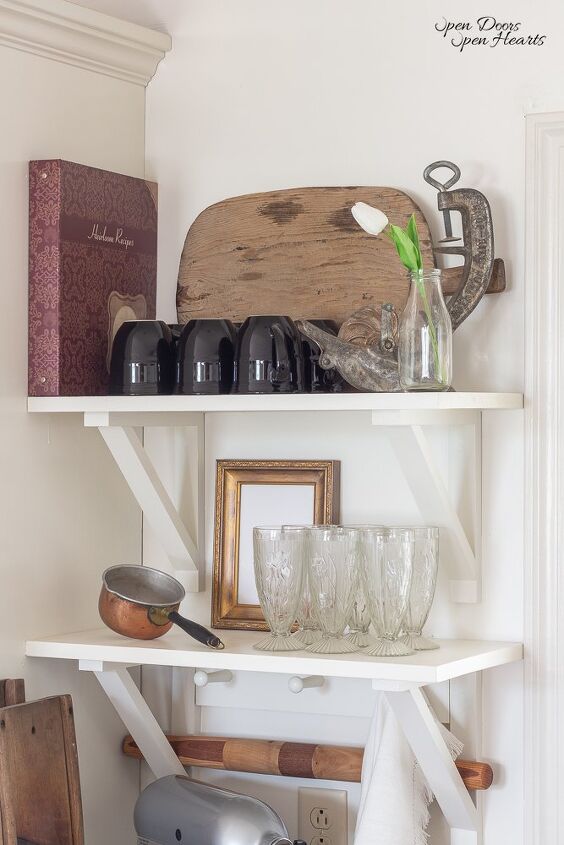 how to decorate kitchen shelves beautifully