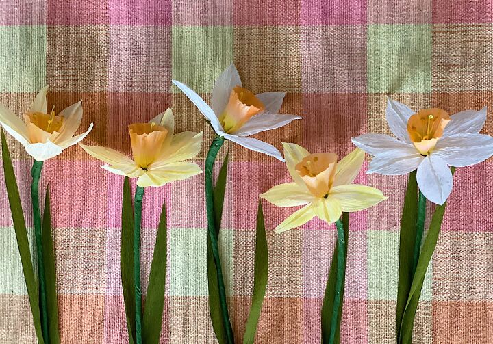 how to make an easy paper daffodil bouquet