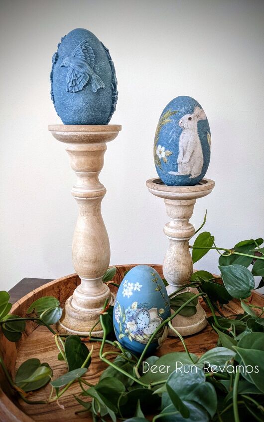 faa uma decorao de pscoa usando ovos de plstico e madeira com transfers e apliques