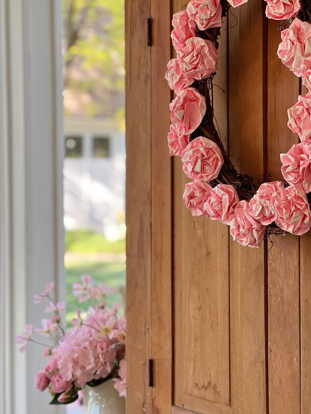 how to make a spring wreath from a small lunch bag