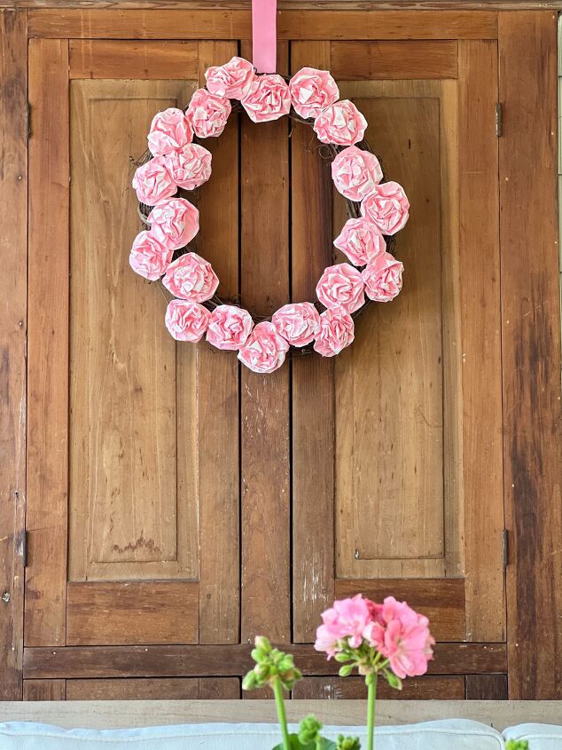 how to make a spring wreath from a small lunch bag