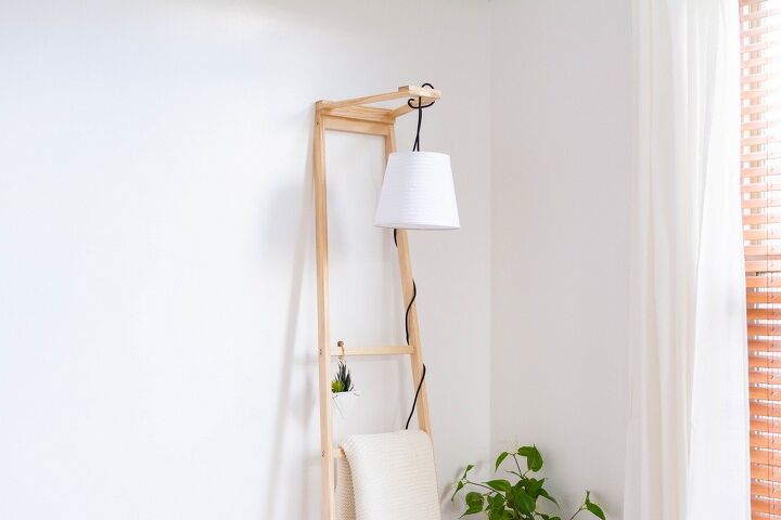 diy blanket ladder with lamp stand