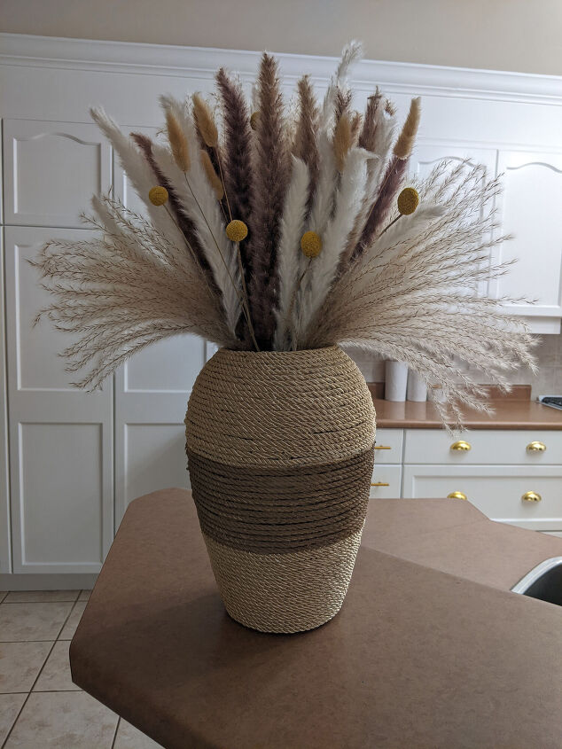 vase makeover using dollar store rope