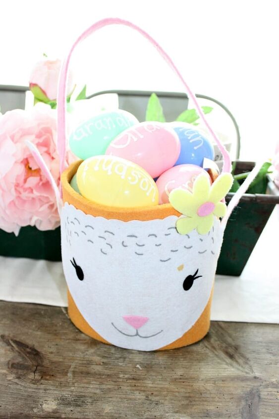 una divertida fcil y significativa tradicin de pascua huevos de las escrituras, Esta es la cesta de Pascua de mi hija de Target hace varios a os y est llena de los Huevos de la Escritura