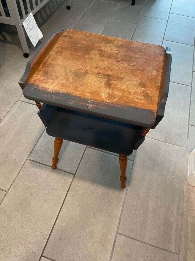 mesa simple de madera vieja para actualizar la mesa con slo pintura
