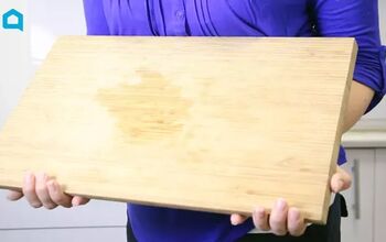 Cómo limpiar una tabla de cortar de madera, desinfectarla y quitar las manchas molestas