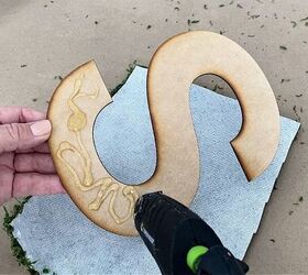 This front door idea costs just $35 to make and it's so much more interesting than a wreath