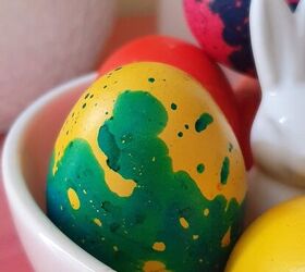 How to Decorate Easter Eggs Using Oil