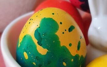 How to Decorate Easter Eggs Using Oil