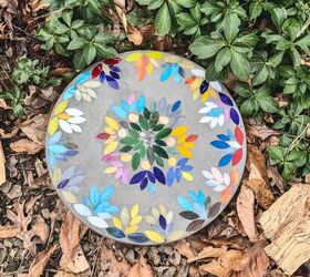 Haz un peldaño de mosaico: ¡Divertido arte de jardín DIY!