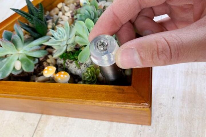 faa uma mini mesa de jardim florida para exibir suas suculentas