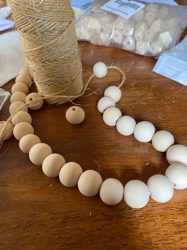 diy garland with wooden beads