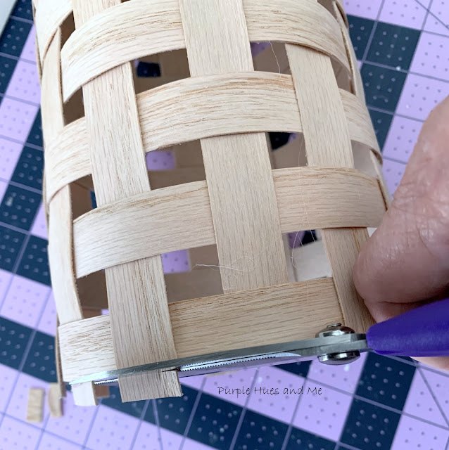 portavelas de chapa de madera tejida a mano