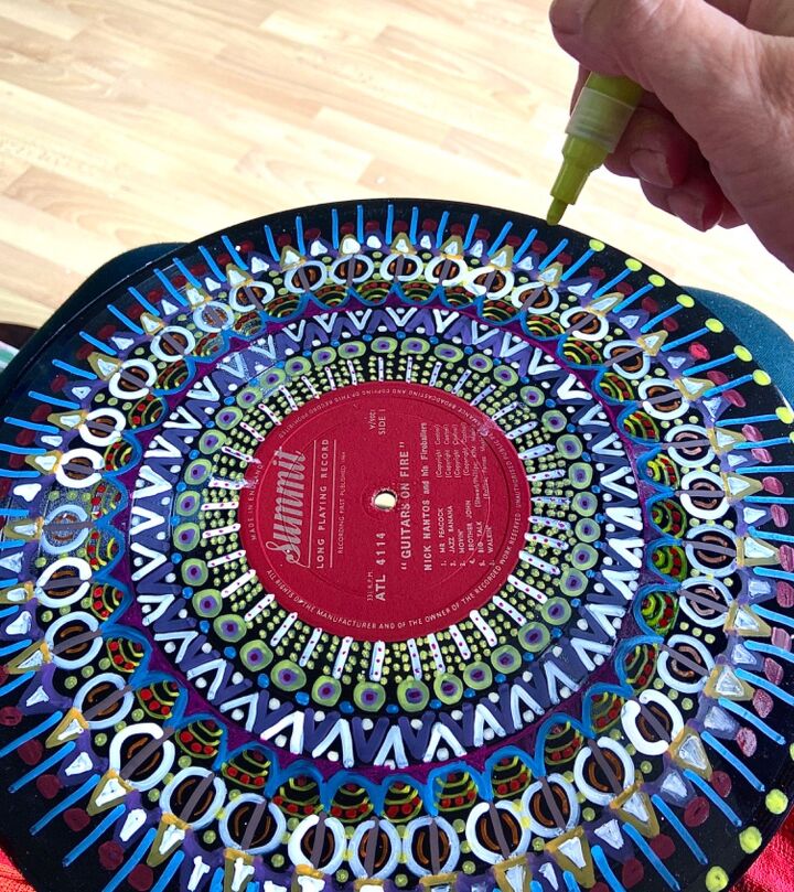 transform a vinyl record into a piece of mindful mandala art, Edges