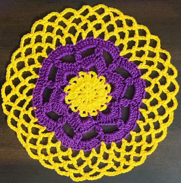 sunny summer crochet doily tutorial and free pattern