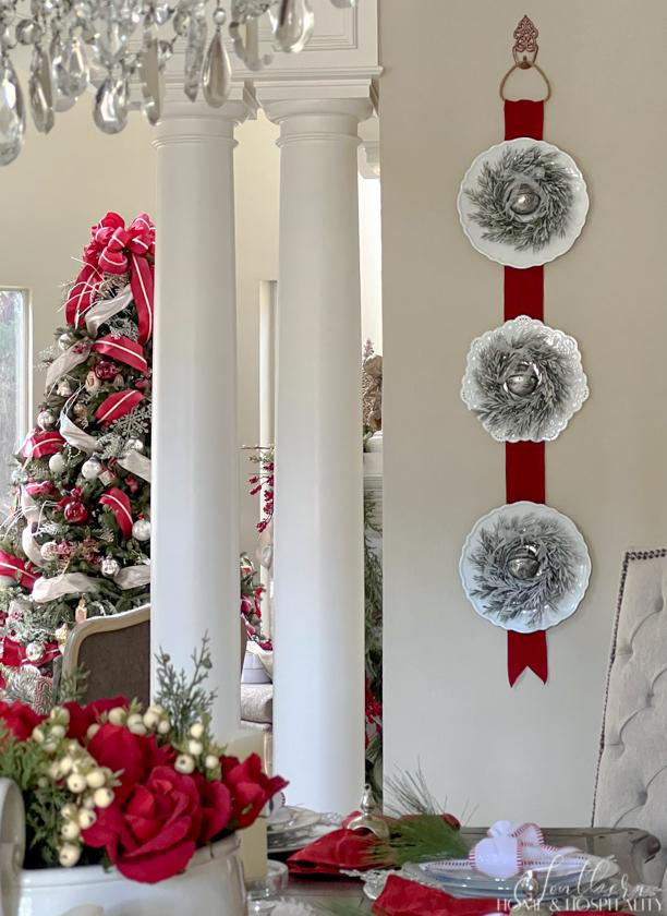 manualidad de navidad corona de flores triple para decorar la pared