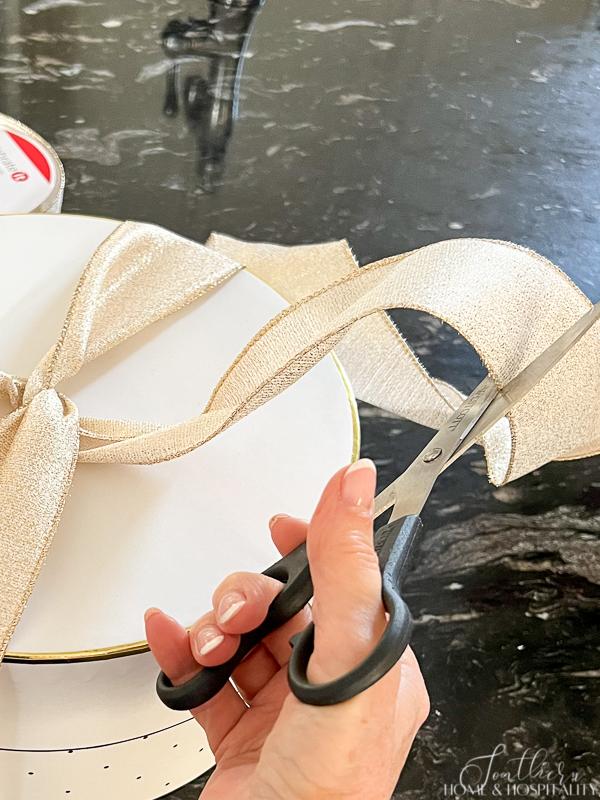 how to tie an easy gift bow