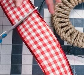 This is a super fun twist on a classic summer door design