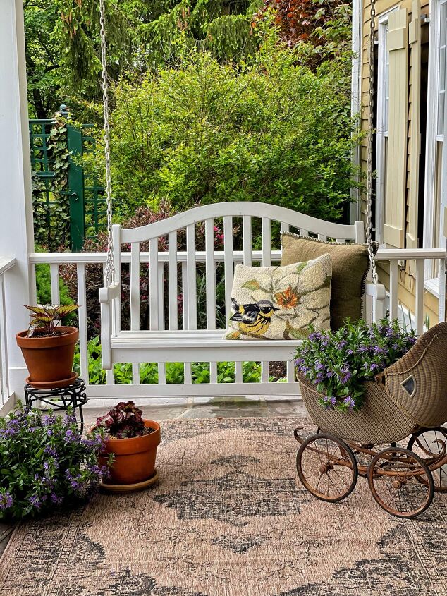 the prettiest thrift flip idea for the front porch