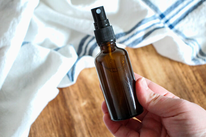 how to make diy room spray with essential oils