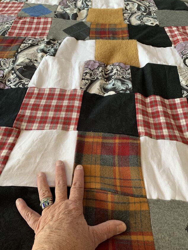 diy keepsake quilt criado a partir de roupas destinadas lixeira