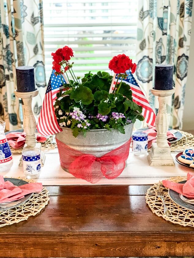how to create an easy patriotic tablescape