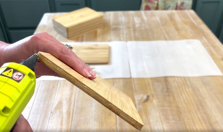 diy cutting board shelves