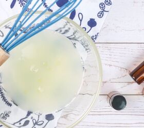 Mix vinegar, hydrogen peroxide, and soap to copy this easy, quick cleaning hack