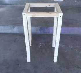 construir una mesa auxiliar de listones con luz